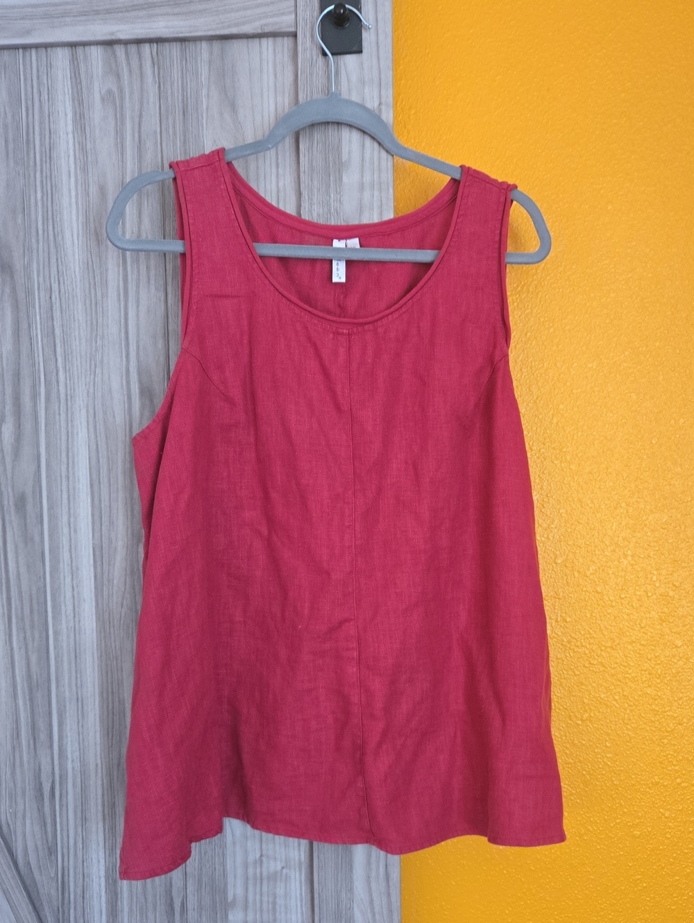 Sleeveless Red Linen-Blend Tank Top